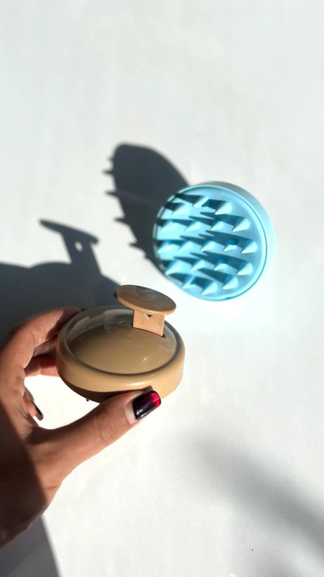 برس ماساژ و اسکراب کف سر