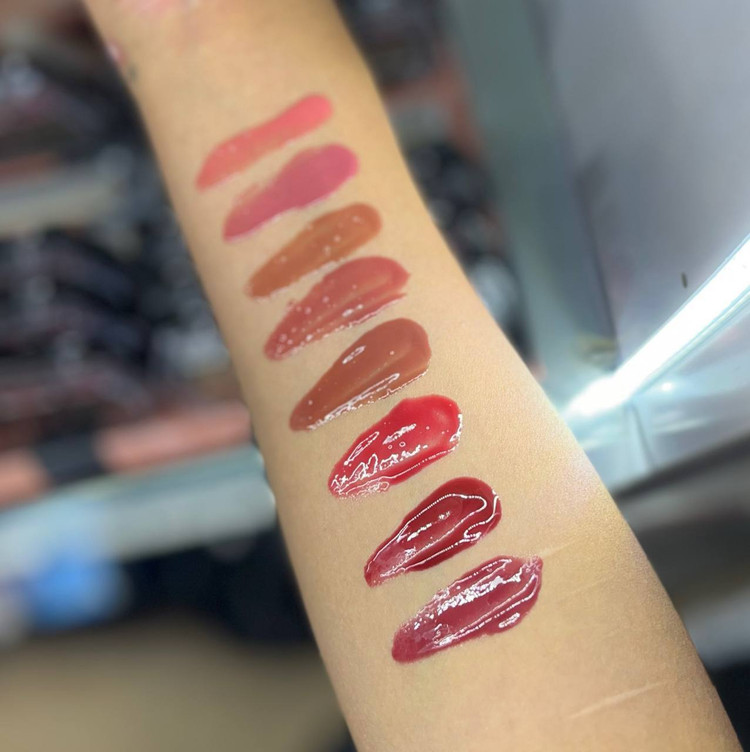 حجم دهنده و برق لب « لیپ پلامپر » رنگی سر فلزی اولیبولا Olibolla