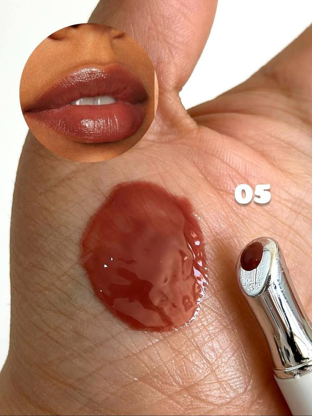 حجم دهنده و برق لب « لیپ پلامپر » رنگی سر فلزی اولیبولا Olibolla