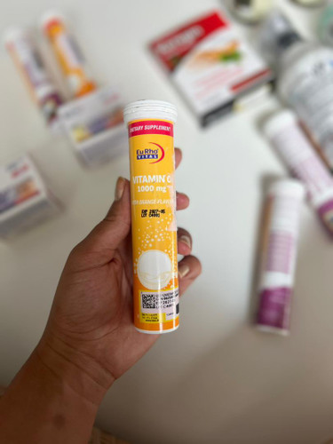 قرص جوشان ویتامین سی یوروویتال 1000 میلی گرم با طعم پرتقال