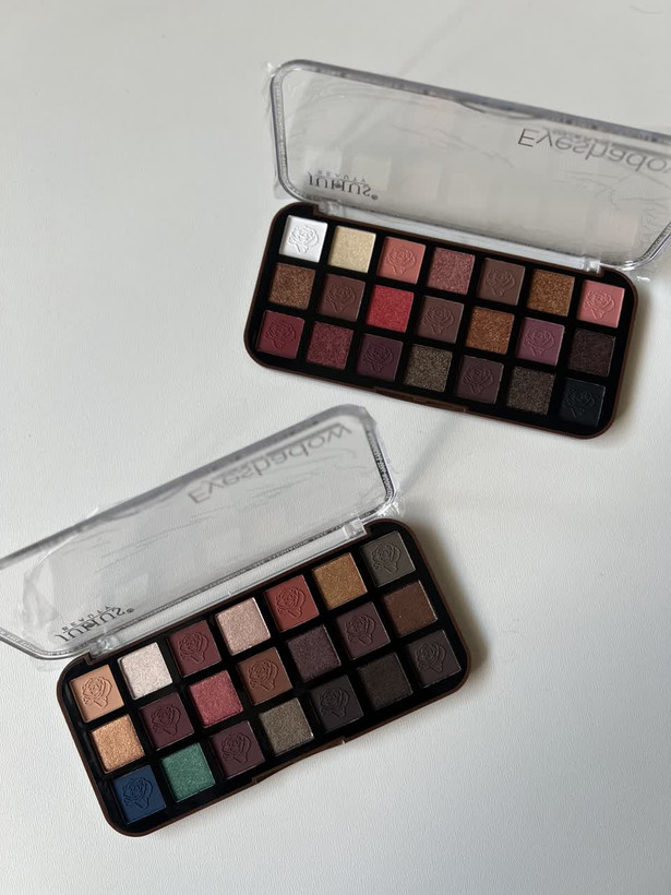 پالت سایه بیست و یک رنگ ژولیوس بیوتی