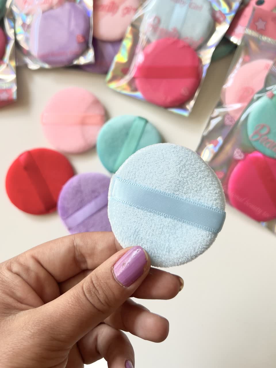 پد پنکیک و آرایشی گرد مخملی