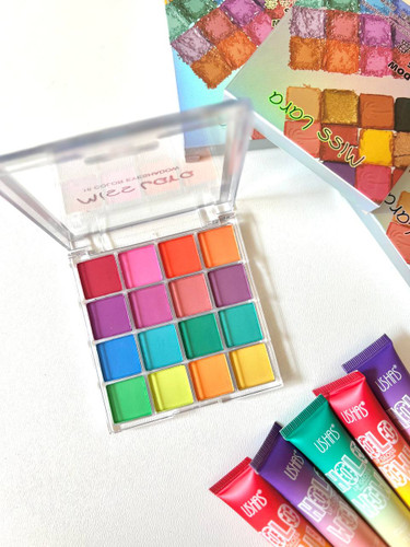 پالت سایه ۱۶ رنگ فانتزی میس لارا